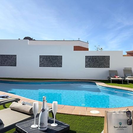 Villa Amorio A Spacious Modern Getaway With A Private Heated Pool & Sea Views Costa Adeje  Esterno foto
