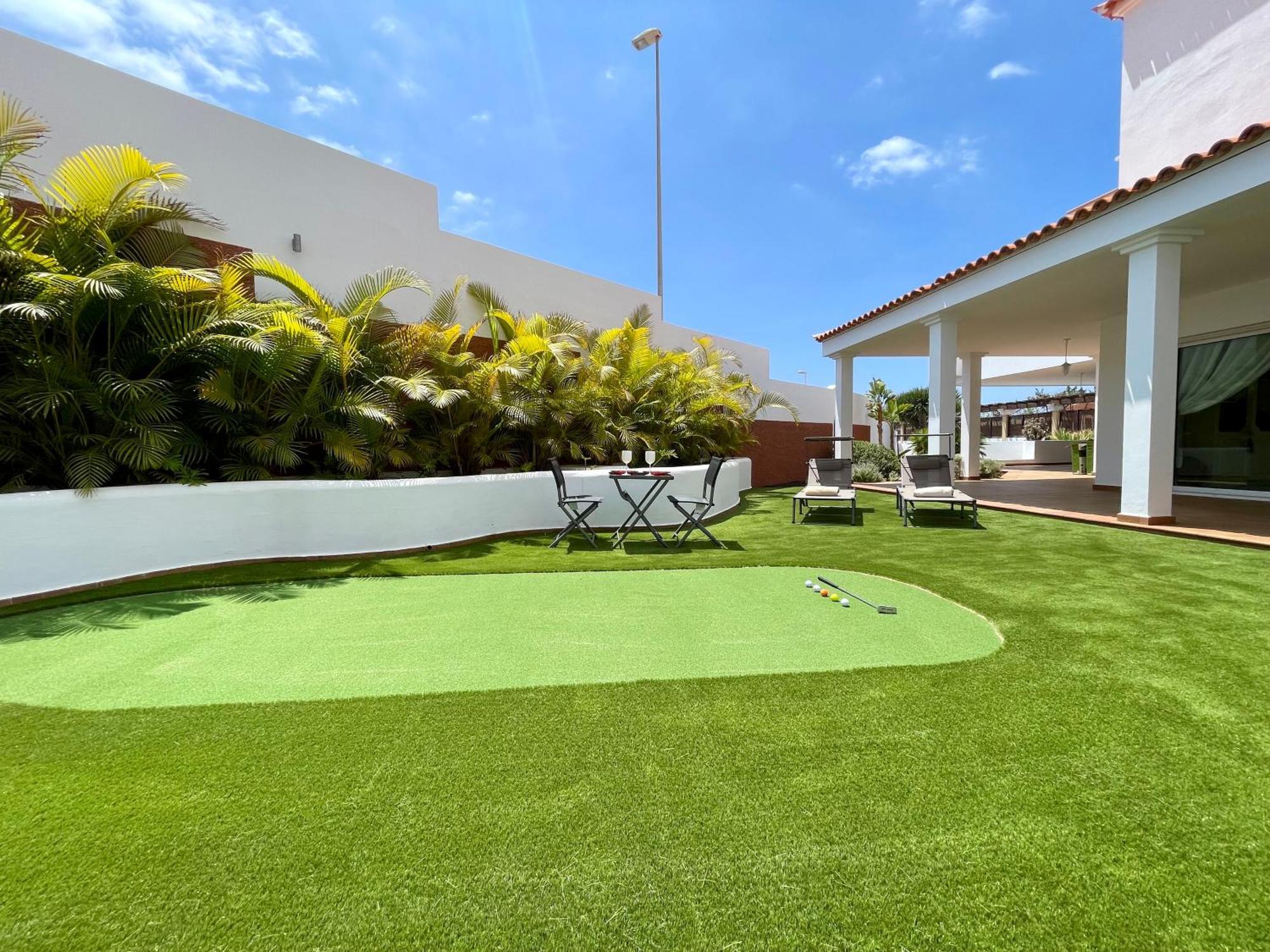 Villa Amorio A Spacious Modern Getaway With A Private Heated Pool & Sea Views Costa Adeje  Esterno foto