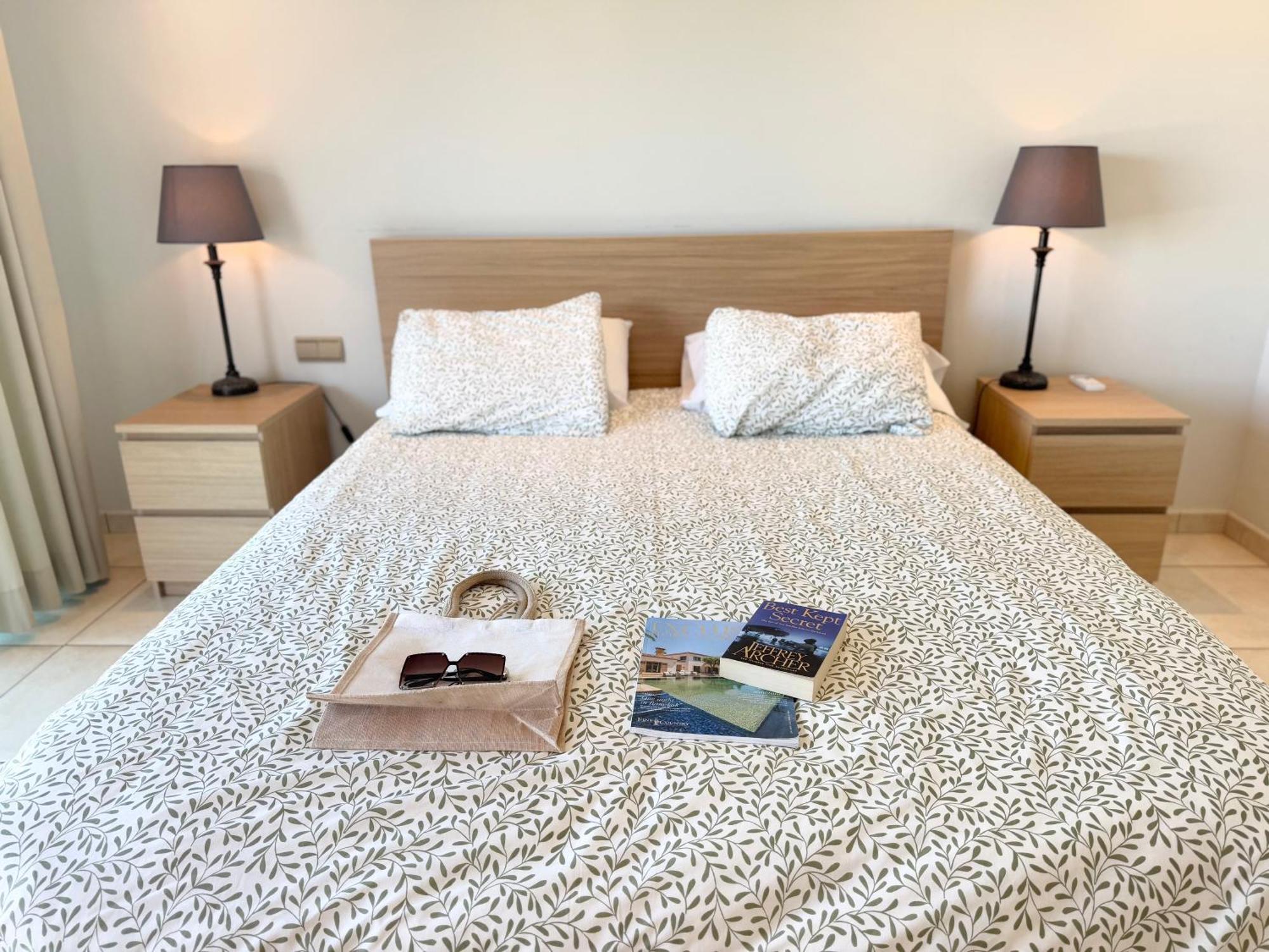 Villa Amorio A Spacious Modern Getaway With A Private Heated Pool & Sea Views Costa Adeje  Esterno foto