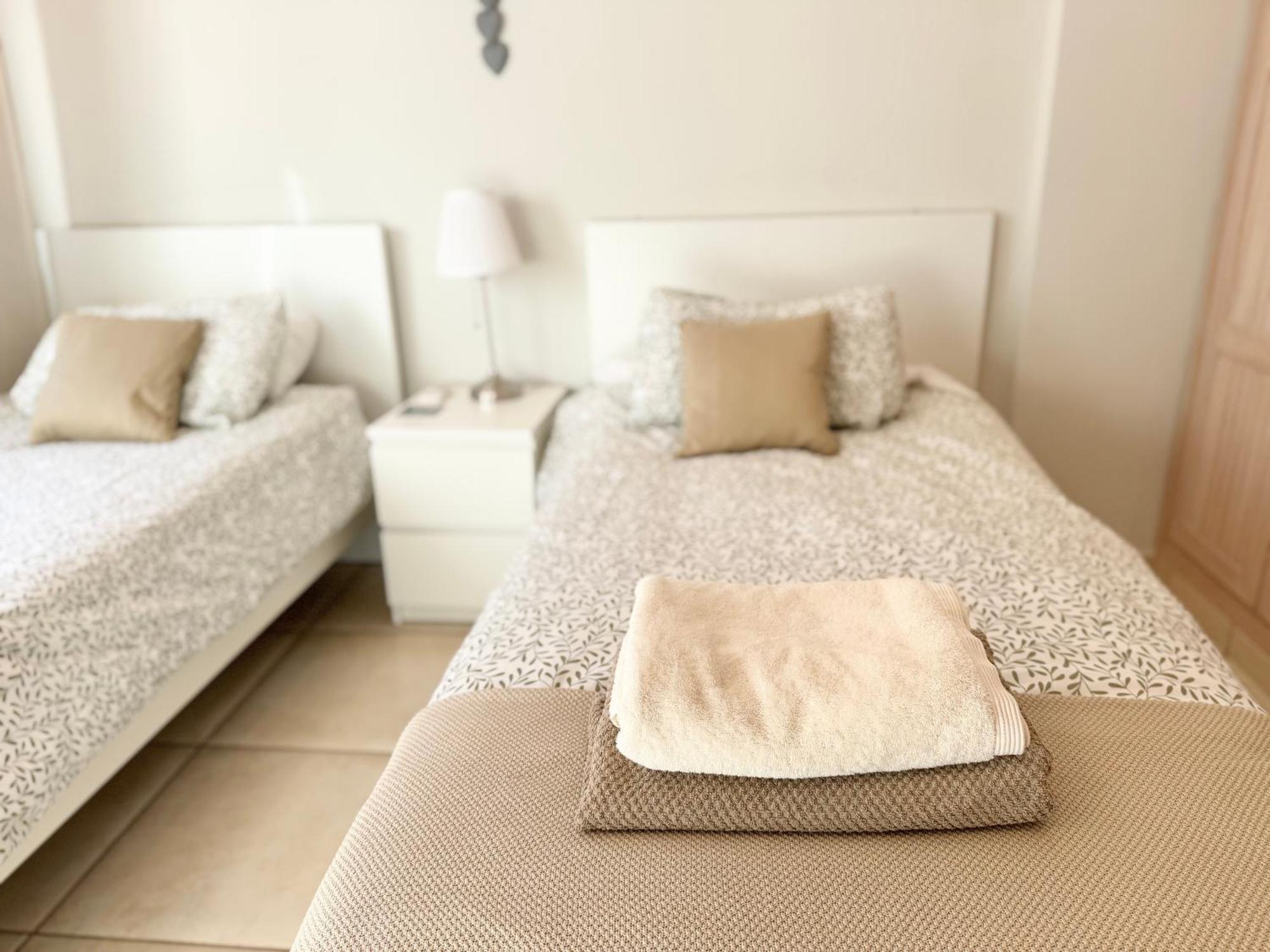 Villa Amorio A Spacious Modern Getaway With A Private Heated Pool & Sea Views Costa Adeje  Esterno foto