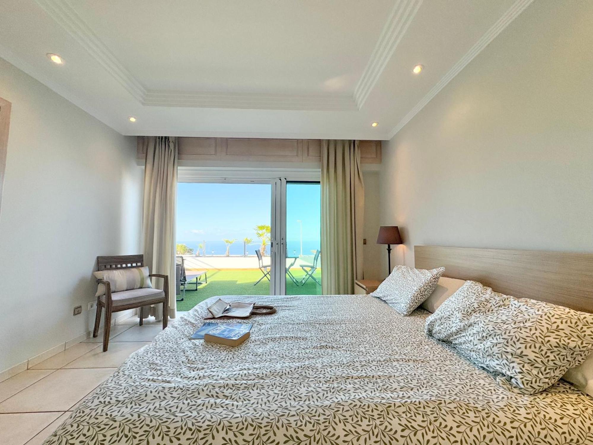 Villa Amorio A Spacious Modern Getaway With A Private Heated Pool & Sea Views Costa Adeje  Esterno foto